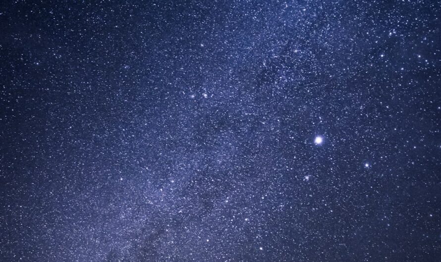 Домашний планетарий Segatoys Flux — инновационный проектор звёздного неба для дома